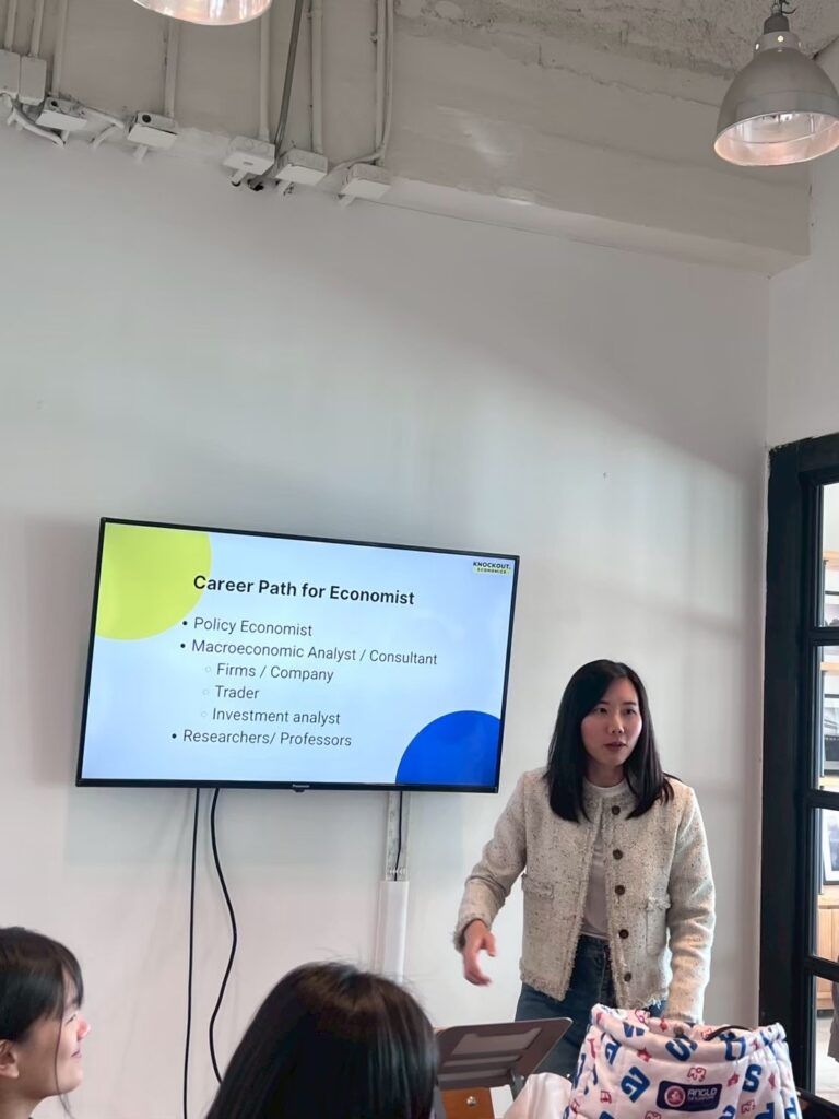 E700B3EB-328E-4C37-A7FD-9D4879F47438